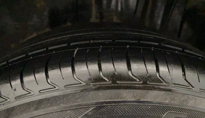 2019 Maruti S Cross DELTA 1.3, Diesel, Manual, 1,08,157 km, Left Rear Tyre Tread