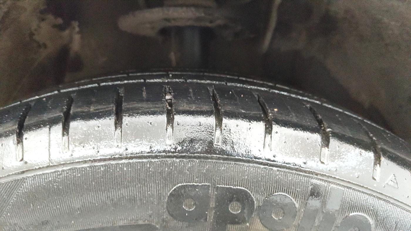2021 Maruti Baleno ZETA PETROL 1.2, Petrol, Manual, 28,025 km, Right Front Tyre Tread