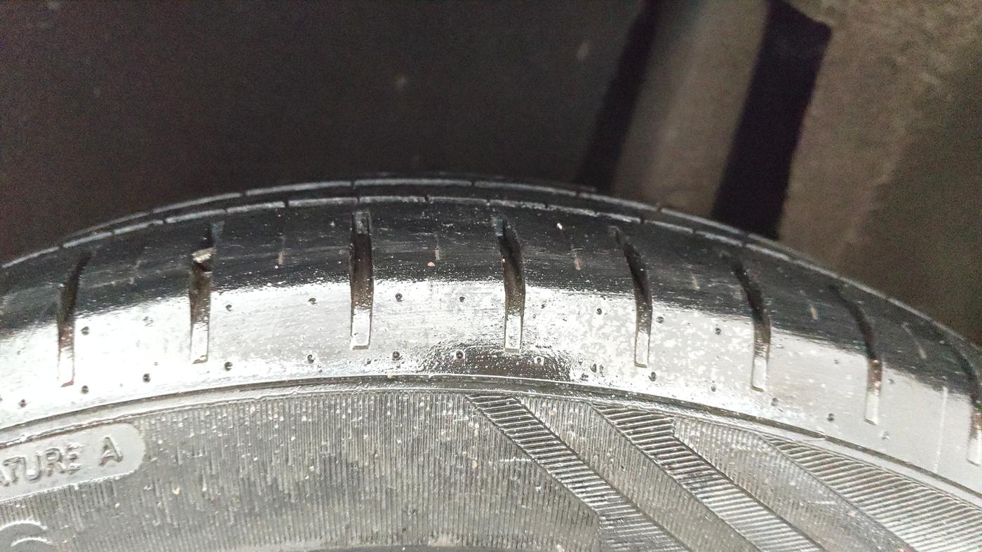 2021 Maruti Baleno ZETA PETROL 1.2, Petrol, Manual, 28,025 km, Left Rear Tyre Tread