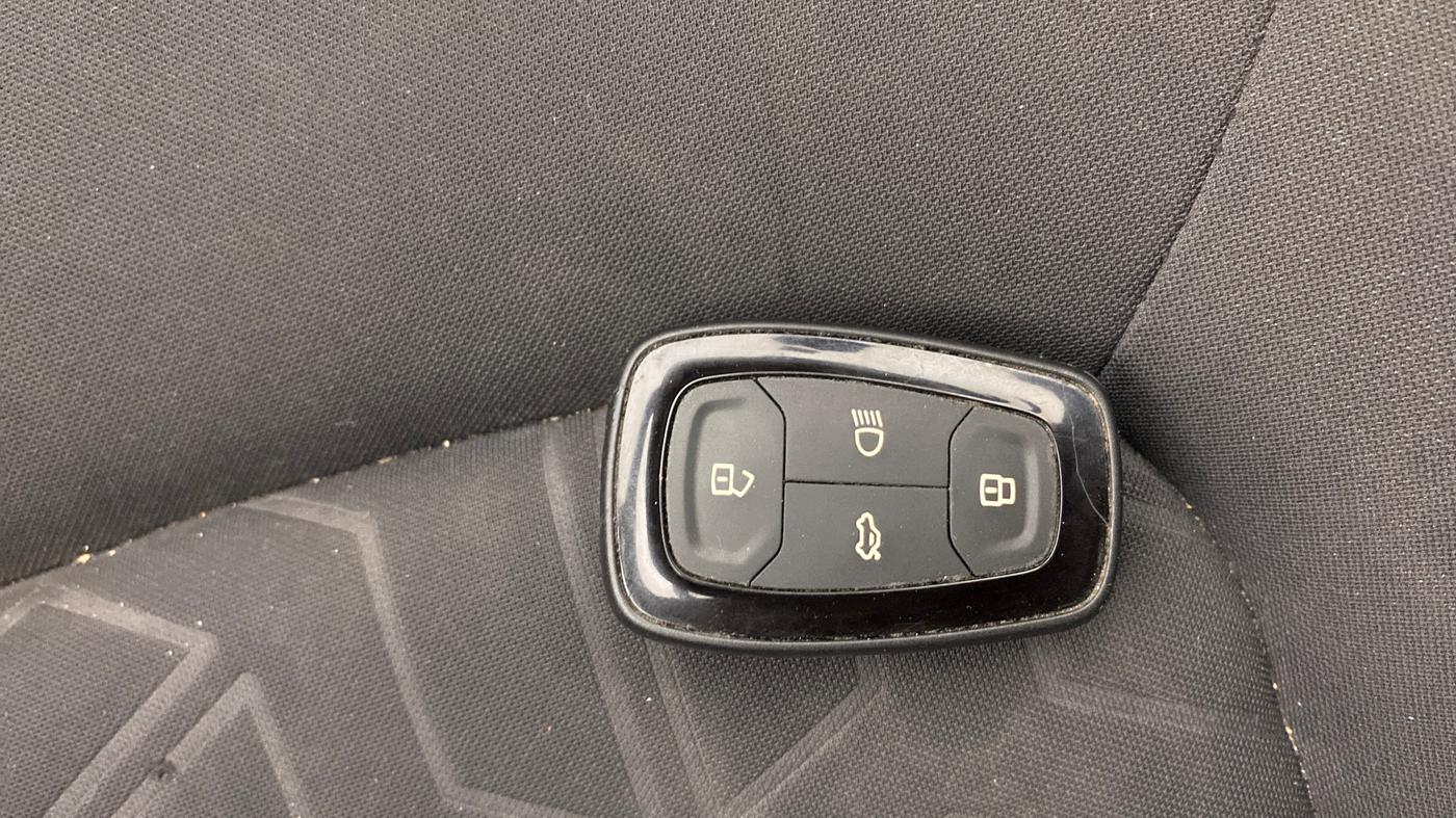 2020 Tata NEXON XZA PLUS (O) DIESEL, Diesel, Automatic, 1,28,359 km, Key Close Up