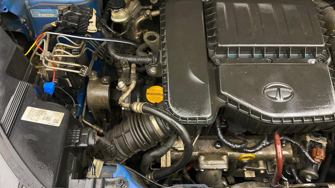 2020 Tata NEXON XZA PLUS (O) DIESEL, Diesel, Automatic, 1,28,359 km, Engine View - Right
