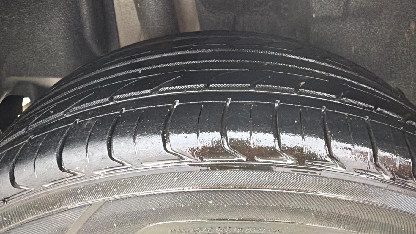 2018 Maruti Swift VXI AMT, Petrol, Automatic, 45,668 km, Right Rear Tyre Tread