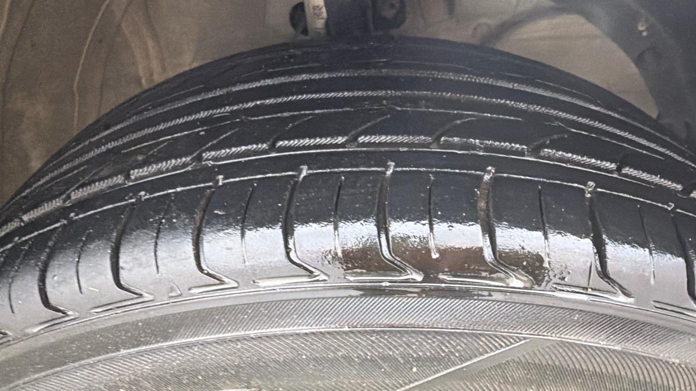 2018 Maruti Swift VXI AMT, Petrol, Automatic, 45,668 km, Right Front Tyre Tread