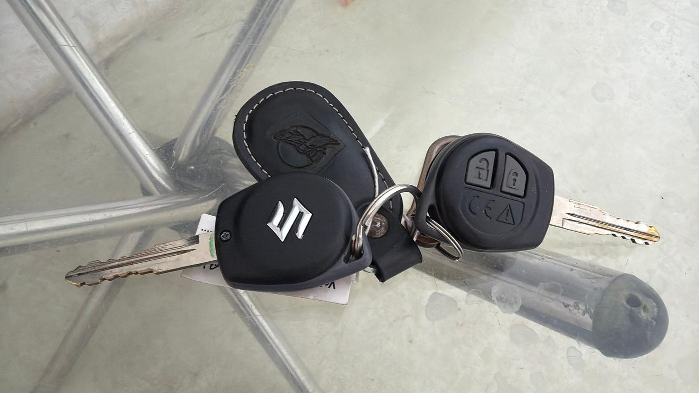2018 Maruti Swift VXI AMT, Petrol, Automatic, 45,668 km, Key Close Up