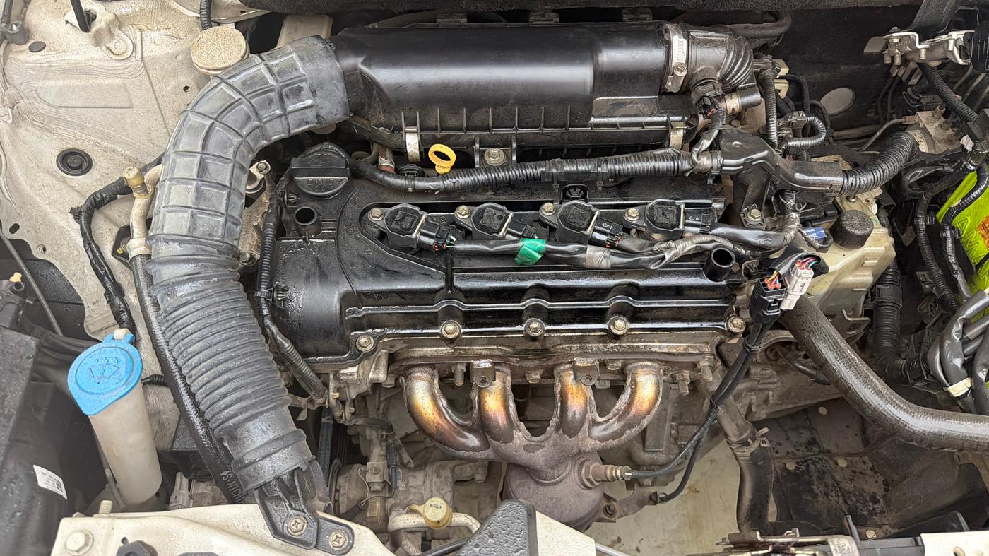 2018 Maruti Swift VXI AMT, Petrol, Automatic, 45,668 km, Engine View - Right