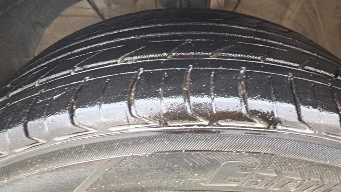 2018 Maruti Swift VXI AMT, Petrol, Automatic, 45,668 km, Left Front Tyre Tread