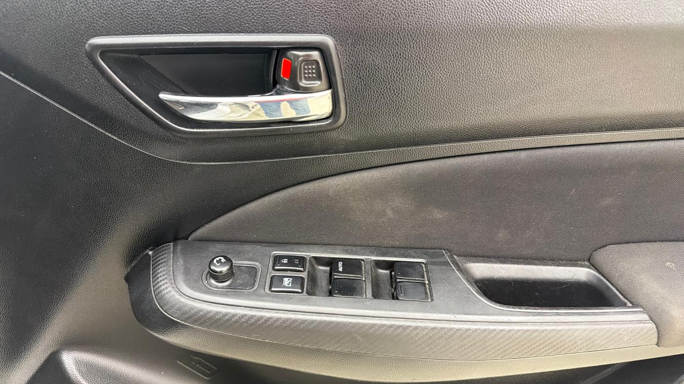 2018 Maruti Swift VXI AMT, Petrol, Automatic, 45,668 km, Driver Side Door Panels Control