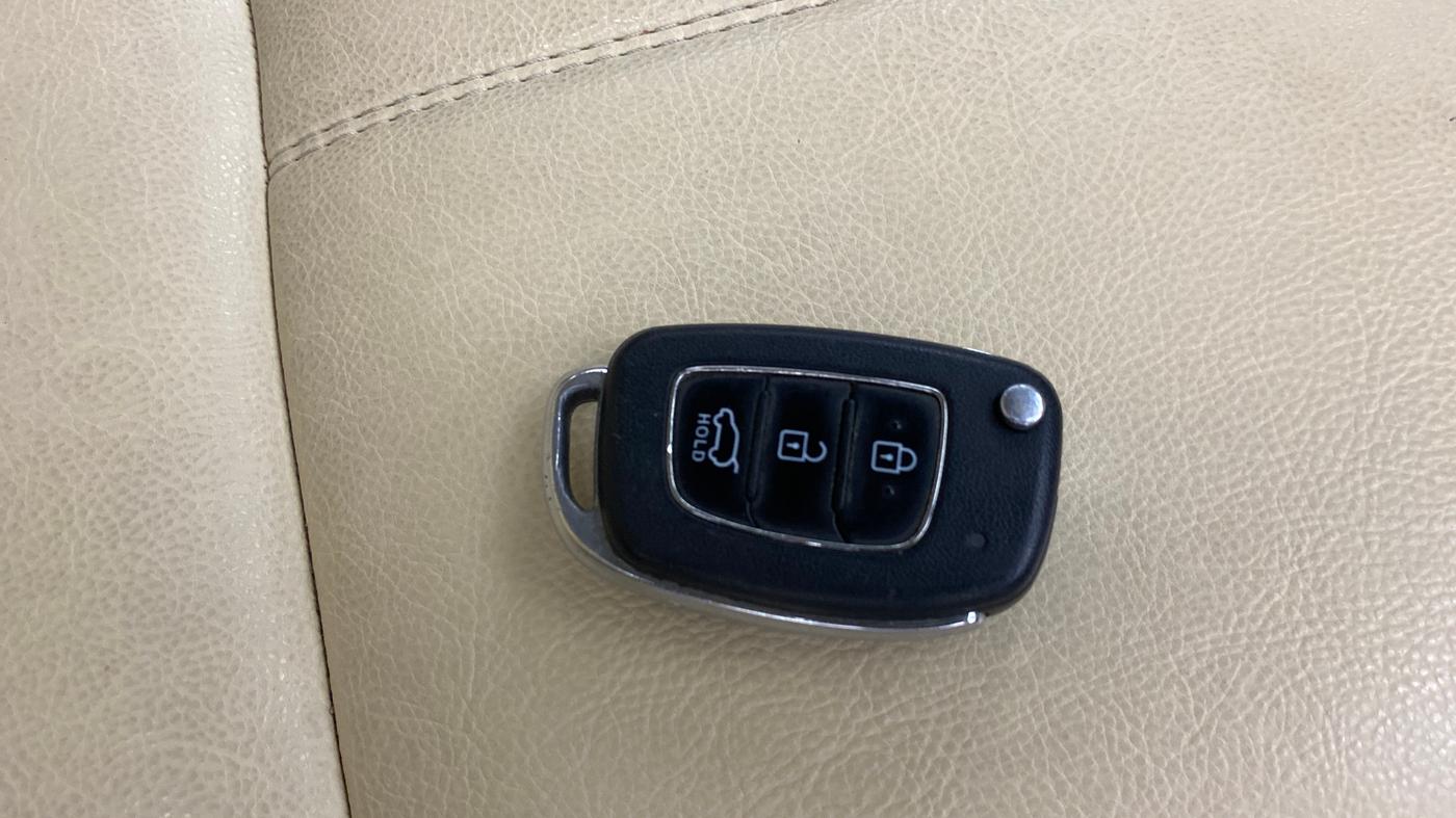 2022 Hyundai VENUE SX 1.0 TURBO, Petrol, Manual, 65,330 km, Key Close Up