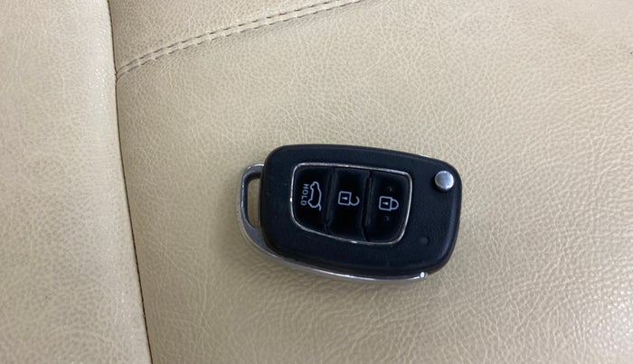 2022 Hyundai VENUE SX 1.0 TURBO, Petrol, Manual, 65,330 km, Key Close Up