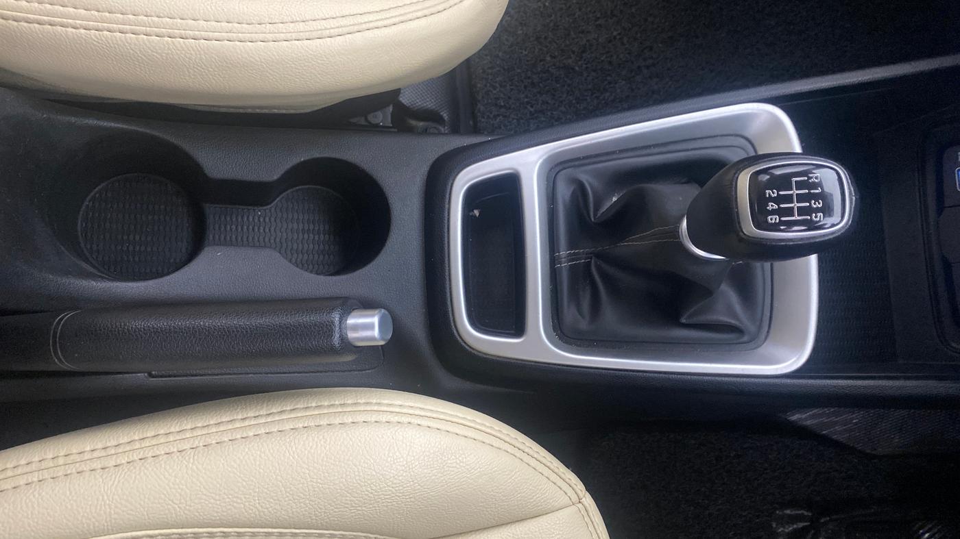2022 Hyundai VENUE SX 1.0 TURBO, Petrol, Manual, 65,330 km, Gear Lever