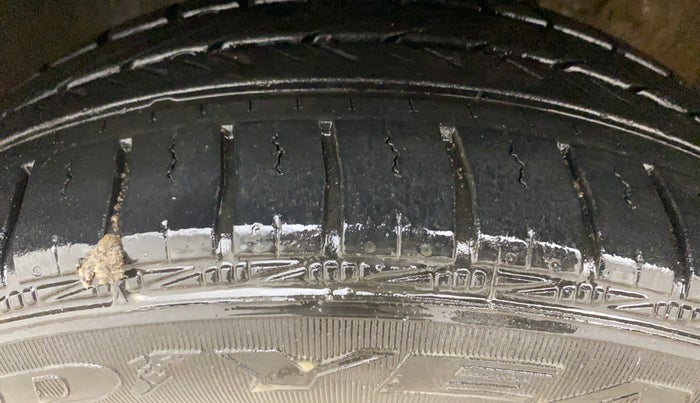 2014 Volkswagen Polo GT TSI AT, Petrol, Automatic, 60,953 km, Left Front Tyre Tread