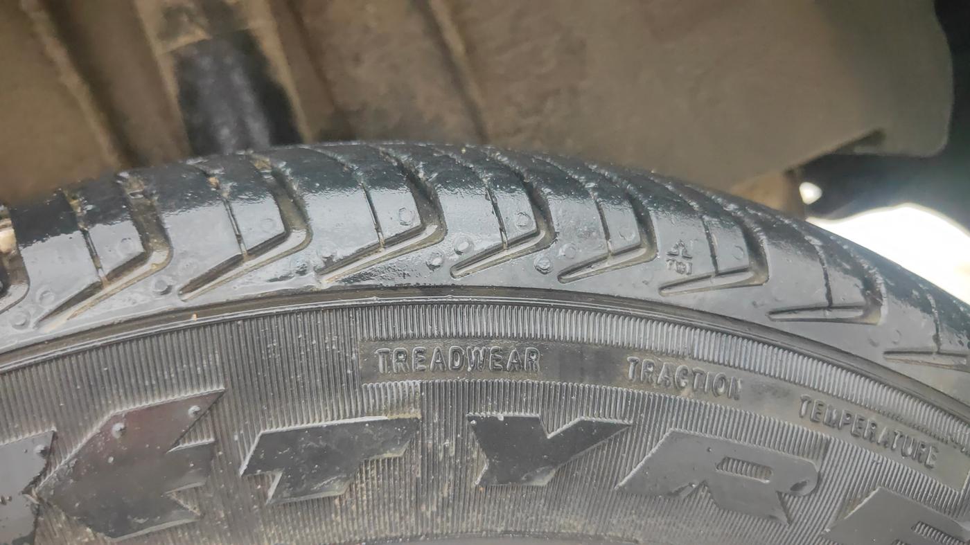 2019 Renault Kwid RXT 0.8 (O), Petrol, Manual, 49,591 km, Left Rear Tyre Tread