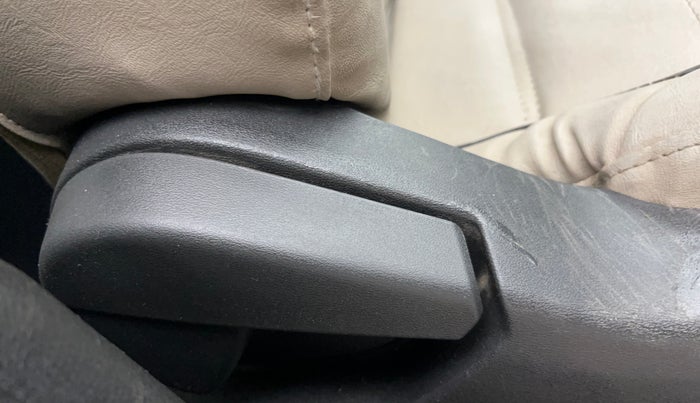 2021 Nissan MAGNITE XL, Petrol, Manual, 33,742 km, Driver Side Adjustment Panel