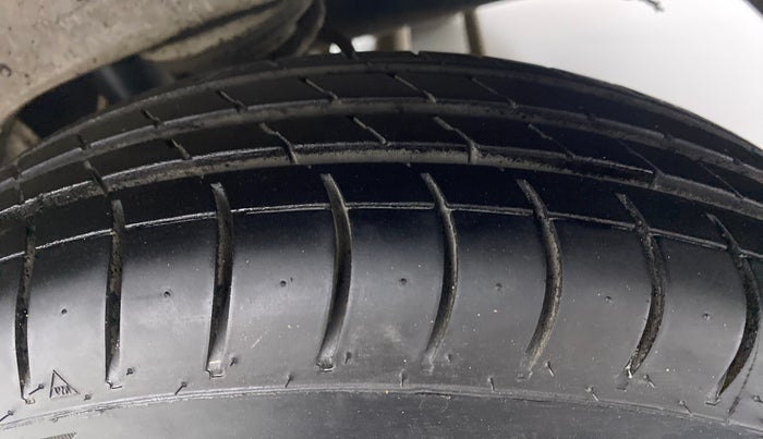 2013 Maruti Alto 800 LXI, CNG, Manual, 37,603 km, Left Rear Tyre Tread