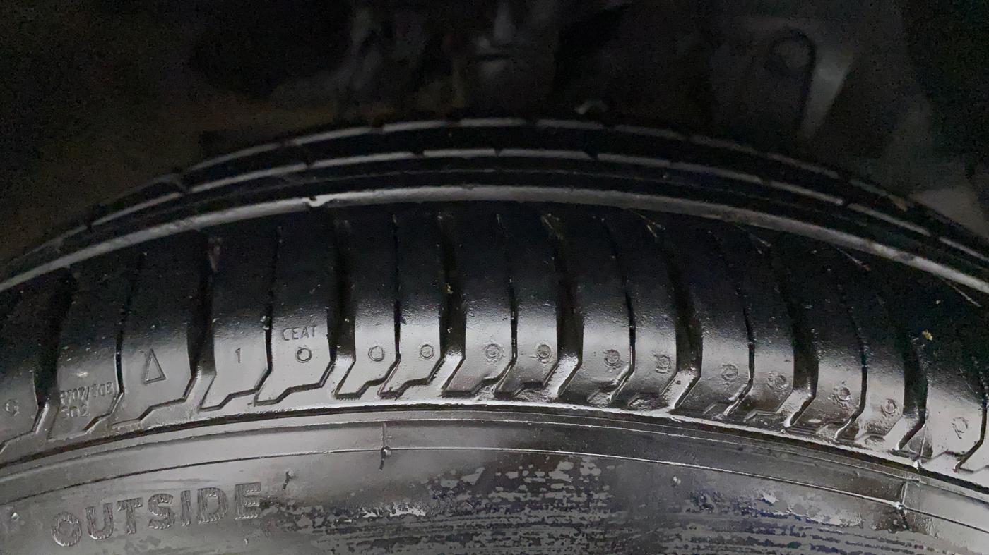 2015 Honda Jazz 1.2L I-VTEC V AT, Petrol, Automatic, 46,143 km, Right Front Tyre Tread