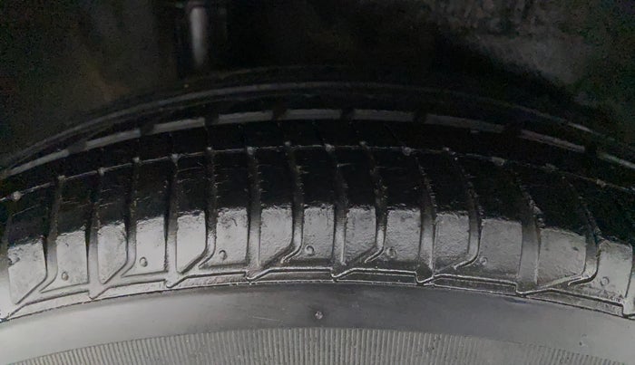 2015 Honda Jazz 1.2L I-VTEC V AT, Petrol, Automatic, 46,143 km, Right Rear Tyre Tread