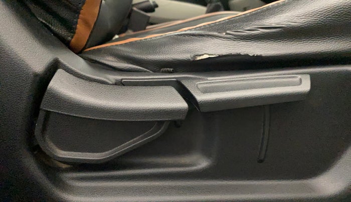 2023 Hyundai VENUE S(O) 1.2, Petrol, Manual, 79,410 km, Driver Side Adjustment Panel