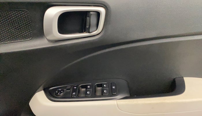 2023 Hyundai VENUE S(O) 1.2, Petrol, Manual, 79,410 km, Driver Side Door Panels Control