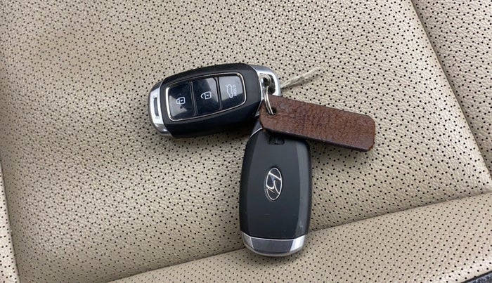 2018 Hyundai Verna 1.6 VTVT SX (O) AT, Petrol, Automatic, 68,366 km, Key Close Up