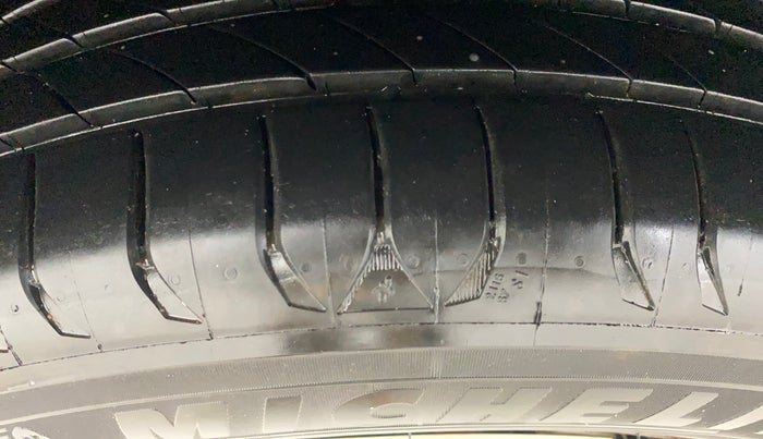 2019 Tata NEXON XZ PETROL, Petrol, Manual, 94,233 km, Right Rear Tyre Tread
