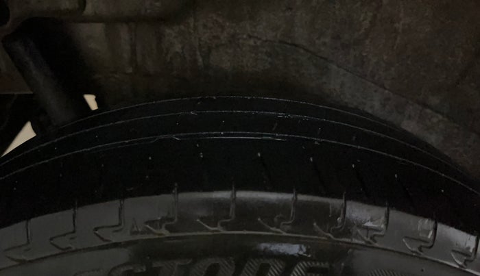 2014 Maruti Wagon R 1.0 LXI CNG, CNG, Manual, 89,518 km, Right Rear Tyre Tread