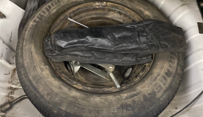 2017 Renault Kwid RXT 1.0 AMT, CNG, Automatic, 40,336 km, Spare Tyre