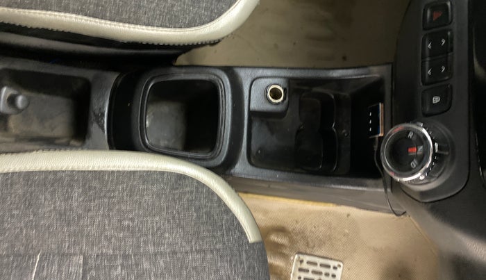 2017 Renault Kwid RXT 1.0 AMT, CNG, Automatic, 40,336 km, Gear Lever