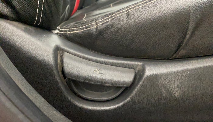 2019 Hyundai Grand i10 MAGNA 1.2 KAPPA VTVT, CNG, Manual, 45,781 km, Driver Side Adjustment Panel