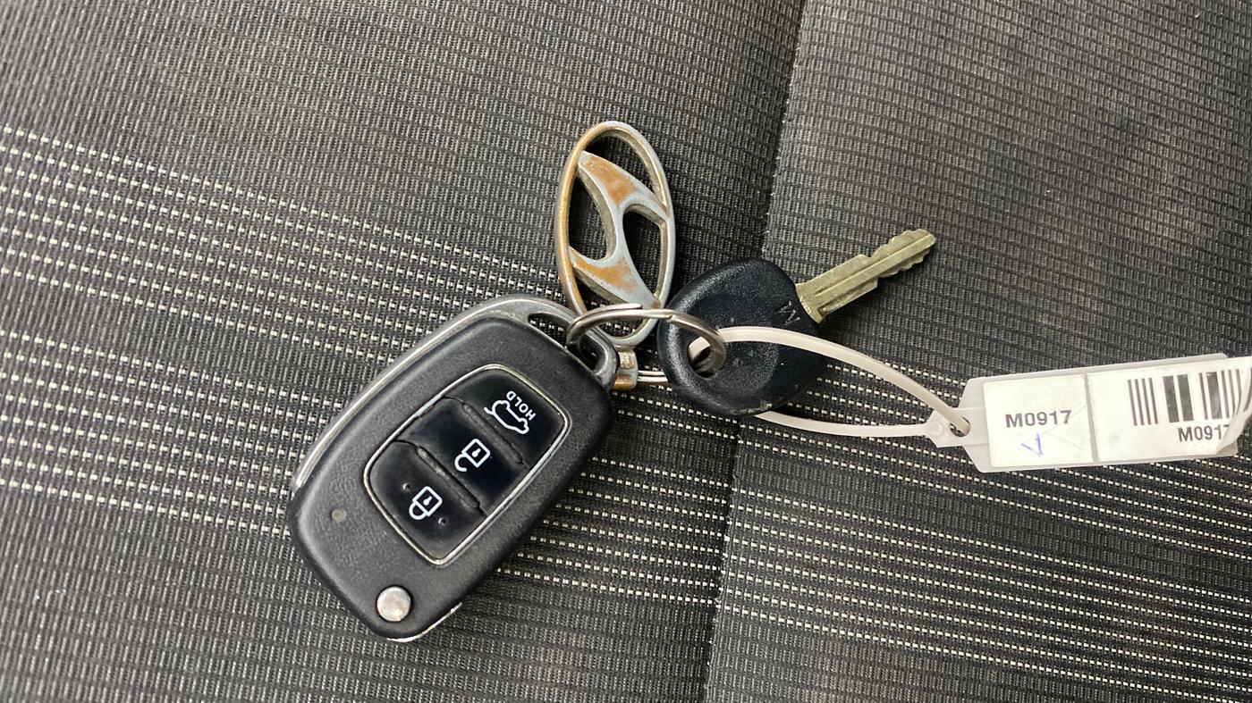 2021 Hyundai VENUE S 1.2, Petrol, Manual, 66,128 km, Key Close Up