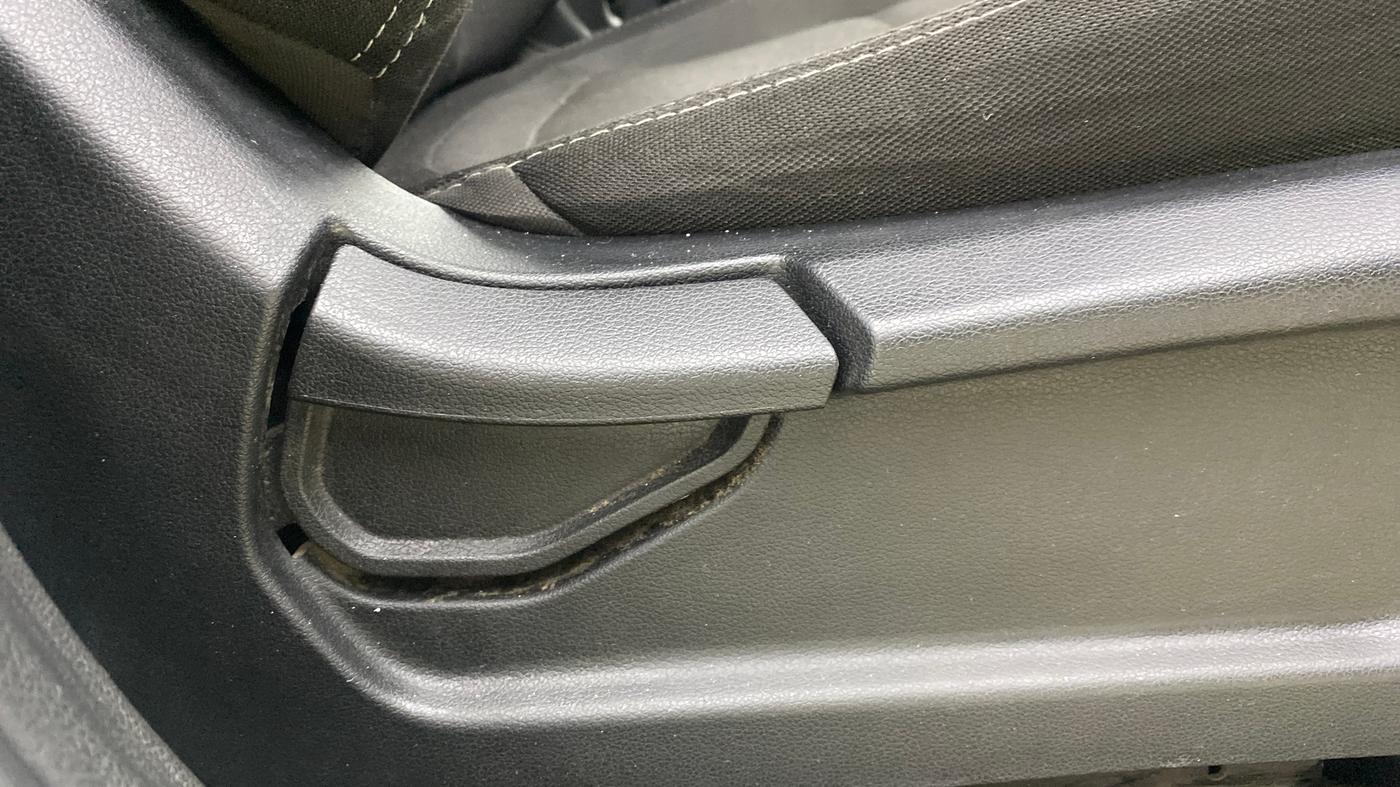 2021 Hyundai VENUE S 1.2, Petrol, Manual, 66,128 km, Driver Side Adjustment Panel