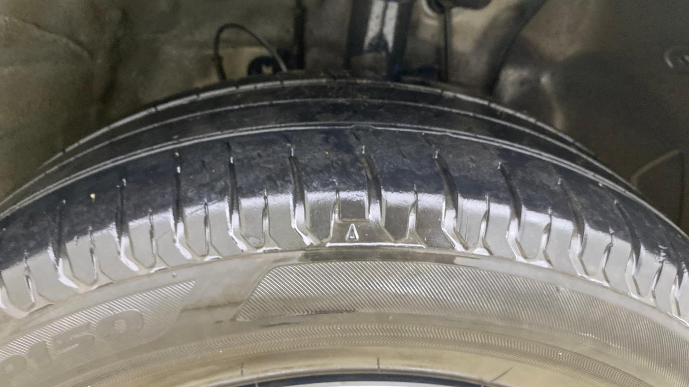 2021 Hyundai VENUE S 1.2, Petrol, Manual, 66,128 km, Right Front Tyre Tread