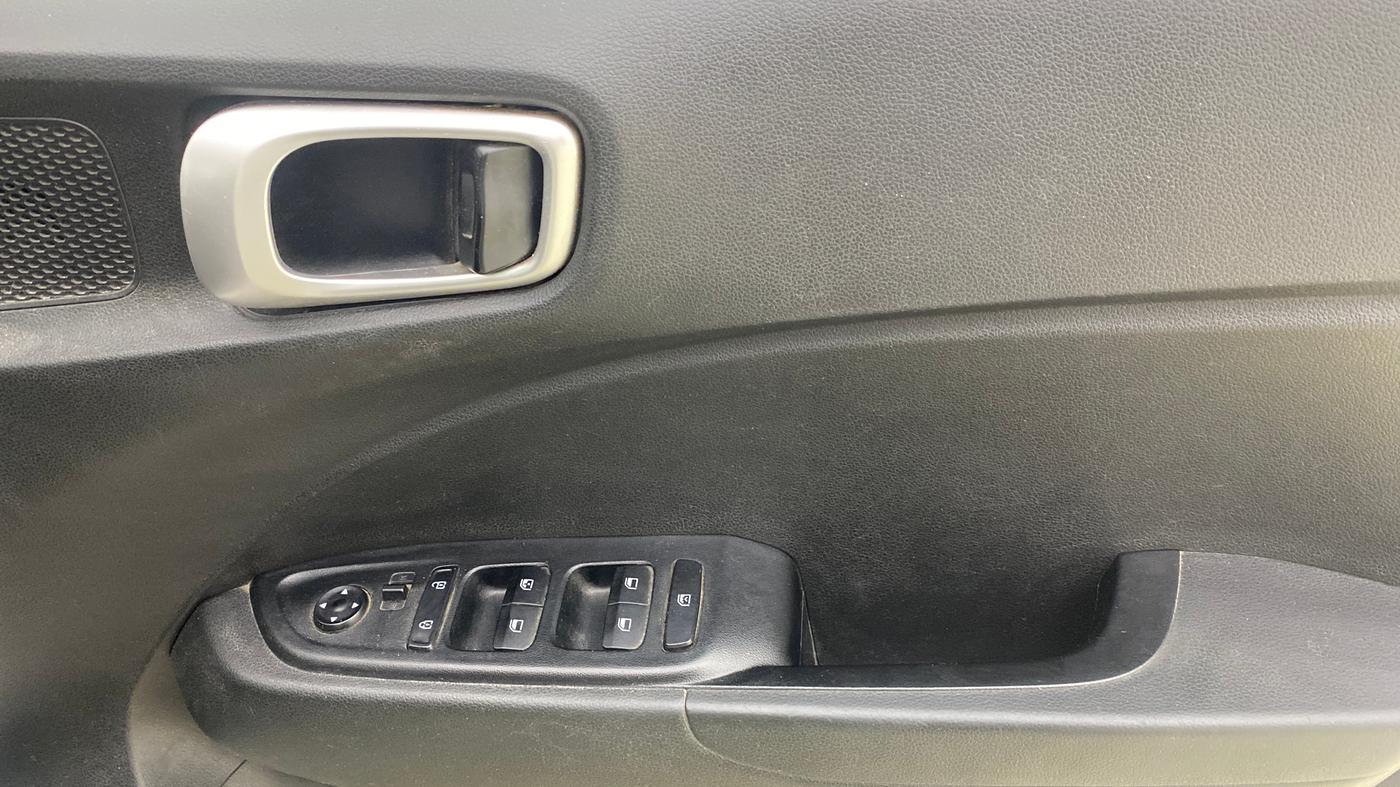 2021 Hyundai VENUE S 1.2, Petrol, Manual, 66,128 km, Driver Side Door Panels Control