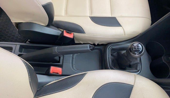 2019 Volkswagen Polo TRENDLINE 1.0L, Petrol, Manual, 75,876 km, Gear Lever