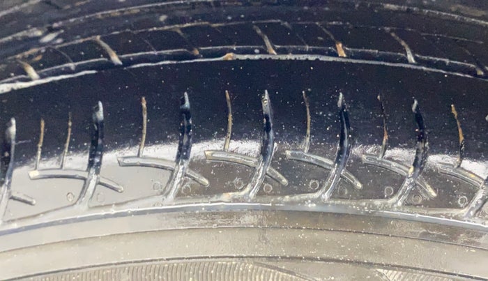 2019 Volkswagen Polo TRENDLINE 1.0L, Petrol, Manual, 75,876 km, Right Rear Tyre Tread