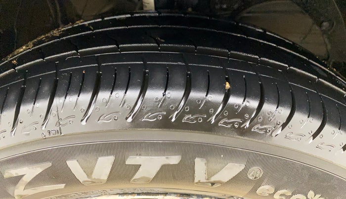 2017 Maruti Baleno DELTA PETROL 1.2, Petrol, Manual, 1,28,599 km, Right Front Tyre Tread