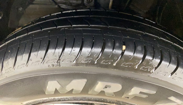 2017 Maruti Baleno DELTA PETROL 1.2, Petrol, Manual, 1,28,599 km, Left Front Tyre Tread