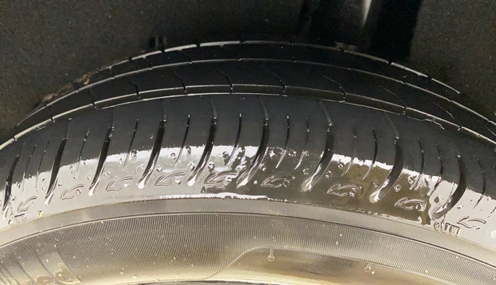 2017 Maruti Baleno DELTA PETROL 1.2, Petrol, Manual, 1,28,599 km, Left Rear Tyre Tread