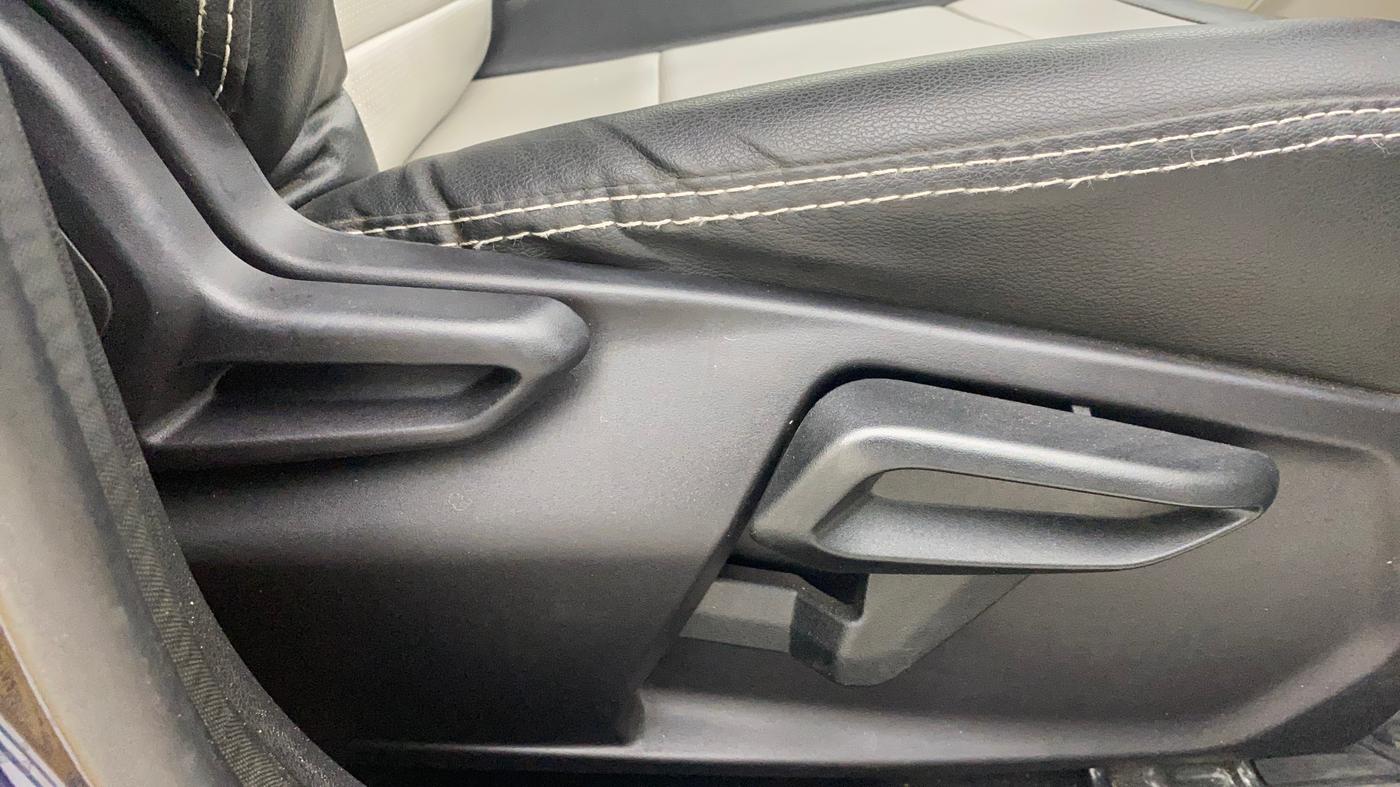 2023 Tata TIGOR XZ PLUS CNG, CNG, Manual, 35,101 km, Driver Side Adjustment Panel