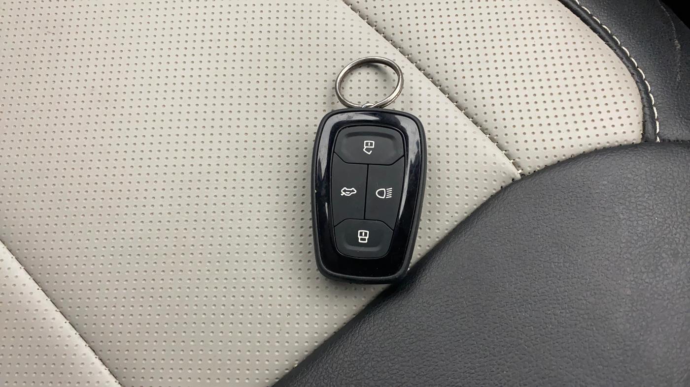 2023 Tata TIGOR XZ PLUS CNG, CNG, Manual, 35,101 km, Key Close Up