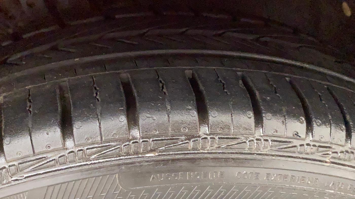 2015 Volkswagen Polo GT TSI AT, Petrol, Automatic, 43,212 km, Right Front Tyre Tread