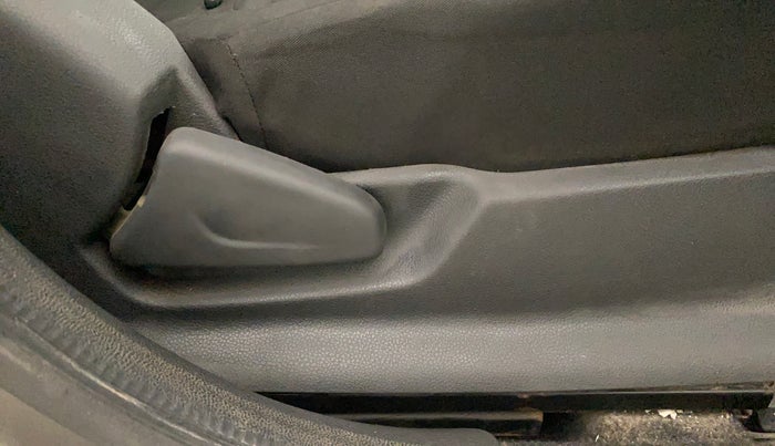 2016 Renault Kwid RXT 0.8, Petrol, Manual, 85,151 km, Driver Side Adjustment Panel