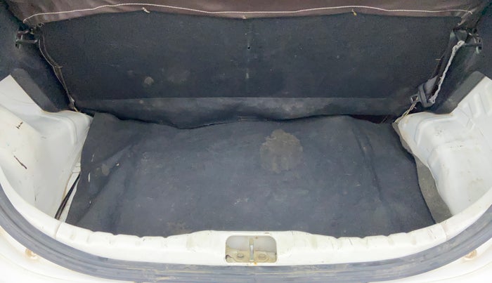 2016 Hyundai Eon ERA +, Petrol, Manual, 38,786 km, Boot Inside