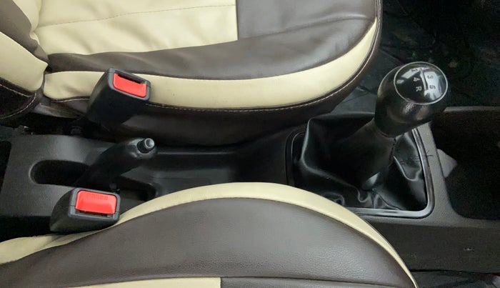 2016 Hyundai Eon ERA +, Petrol, Manual, 38,786 km, Gear Lever