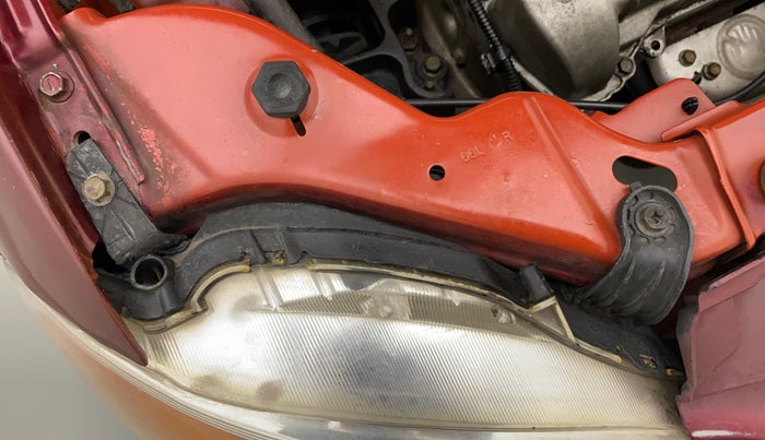 2014 Maruti Alto K10 LXI, Petrol, Manual, 57,685 km, Right headlight - Clamp has minor damage