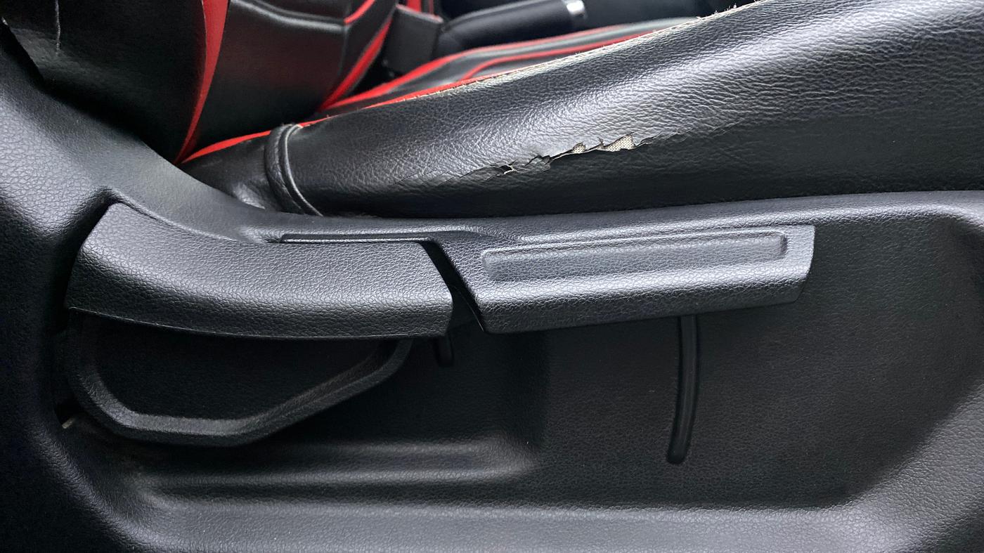 2019 Hyundai VENUE SX PLUS 1.0 TURBO DCT, Petrol, Automatic, 76,548 km, Driver Side Adjustment Panel