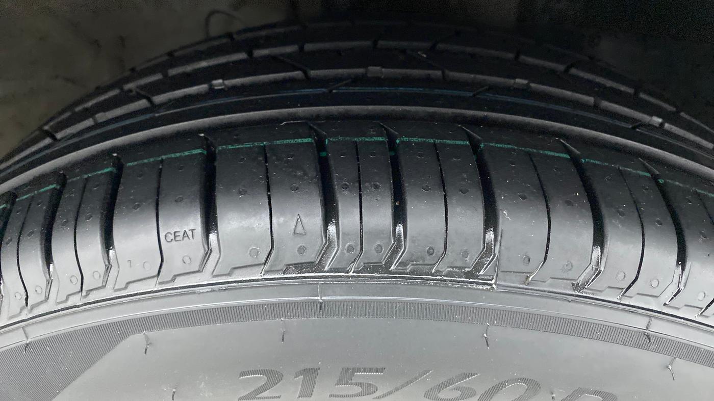 2019 Hyundai VENUE SX PLUS 1.0 TURBO DCT, Petrol, Automatic, 76,548 km, Right Front Tyre Tread