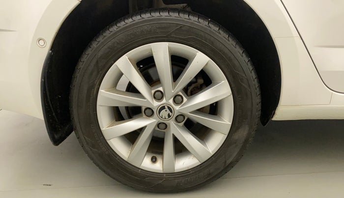 2017 Skoda Octavia L&K 1.8 TSI AT, Petrol, Automatic, 58,930 km, Right Rear Wheel