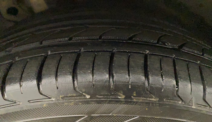 2017 Skoda Octavia L&K 1.8 TSI AT, Petrol, Automatic, 58,930 km, Left Front Tyre Tread