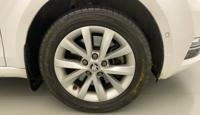 2017 Skoda Octavia L&K 1.8 TSI AT, Petrol, Automatic, 58,930 km, Right Front Wheel
