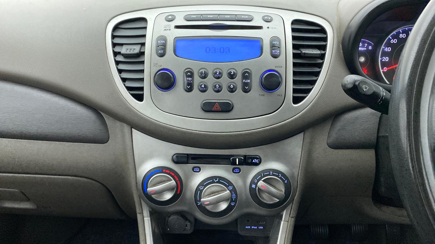 2014 Hyundai i10 SPORTZ 1.1, Petrol, Manual, 87,796 km, Air Conditioner